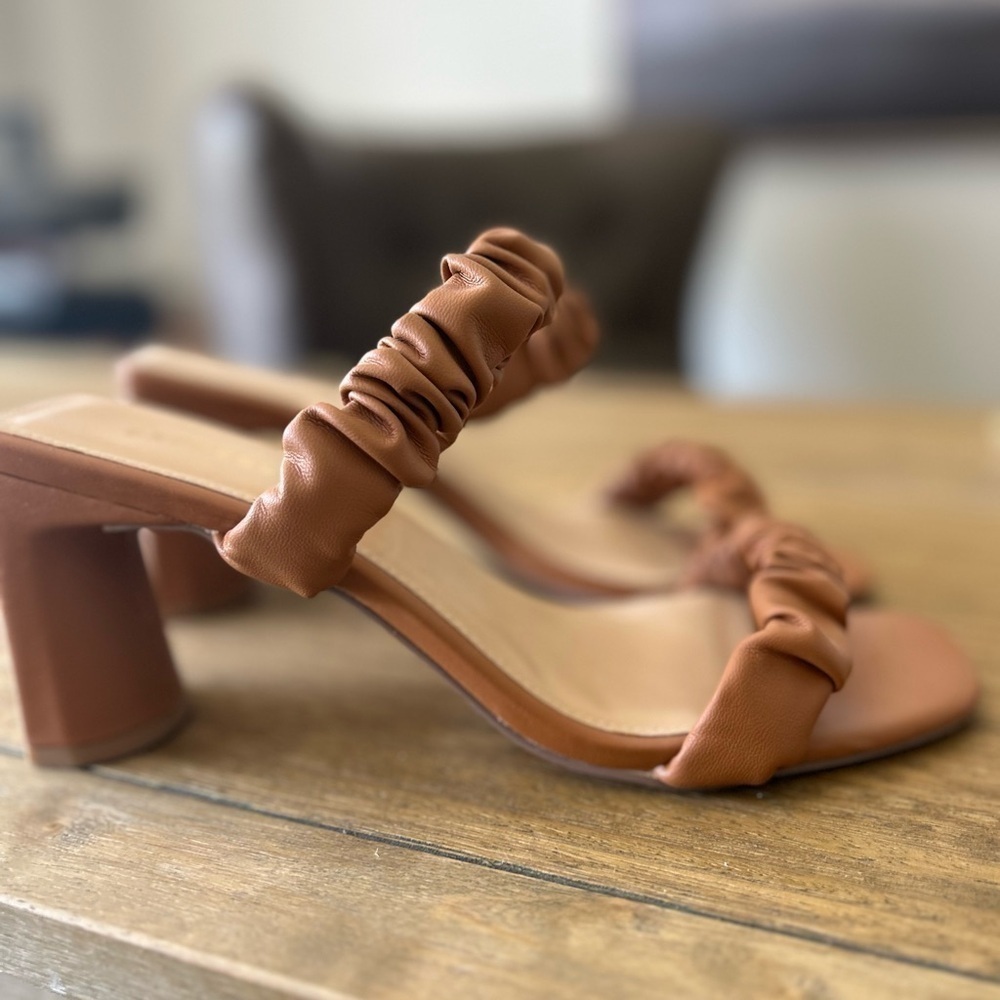 Express pumps - Picture 2 of 5